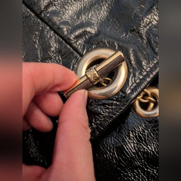 YSL Rive Gauche Capri Patent Leather Black Bucket Bag - Picture 4 of 16